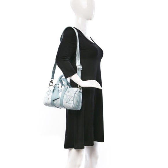 Crossbody - Picture 5 of 16